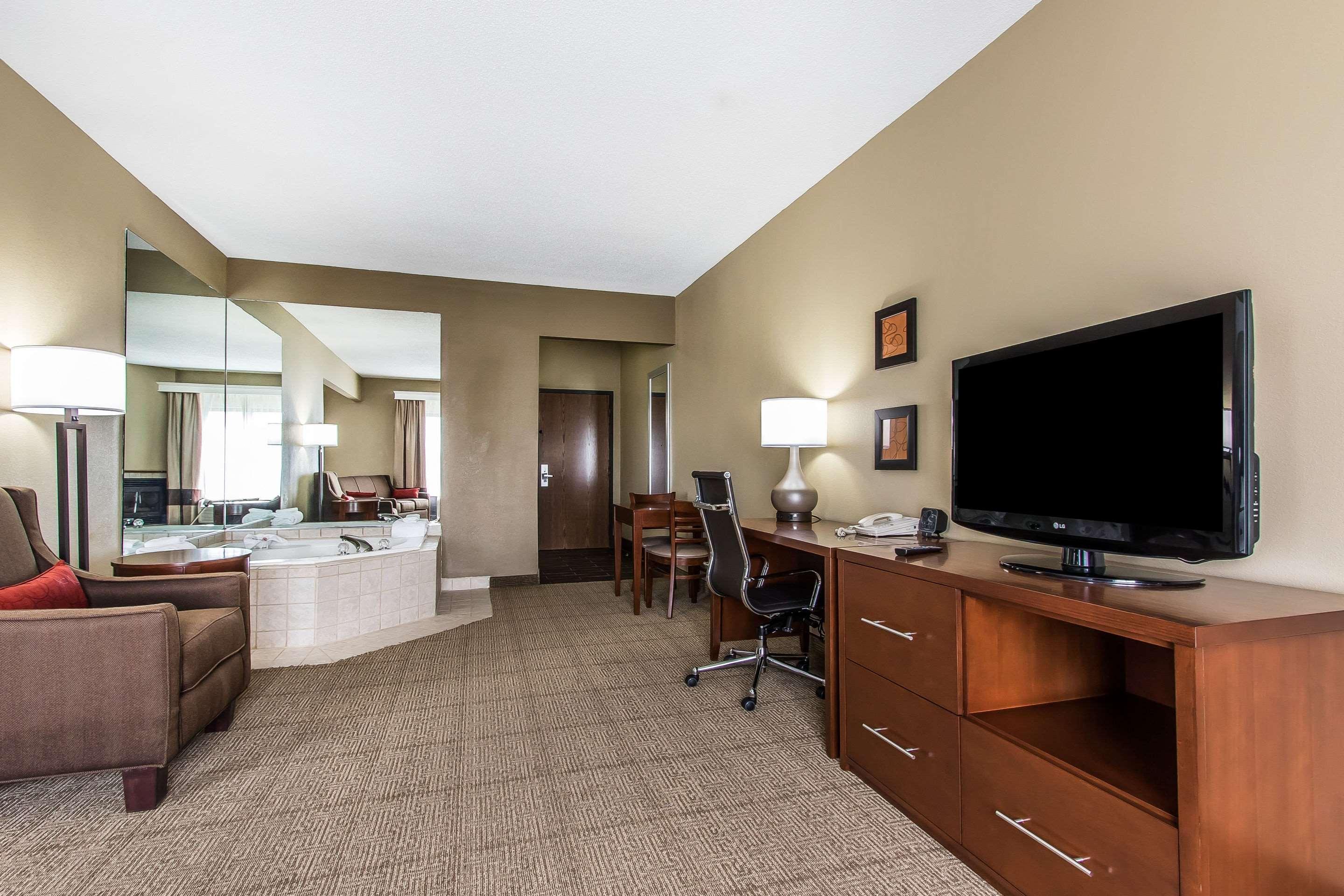 Comfort Suites Эфингем Экстерьер фото
