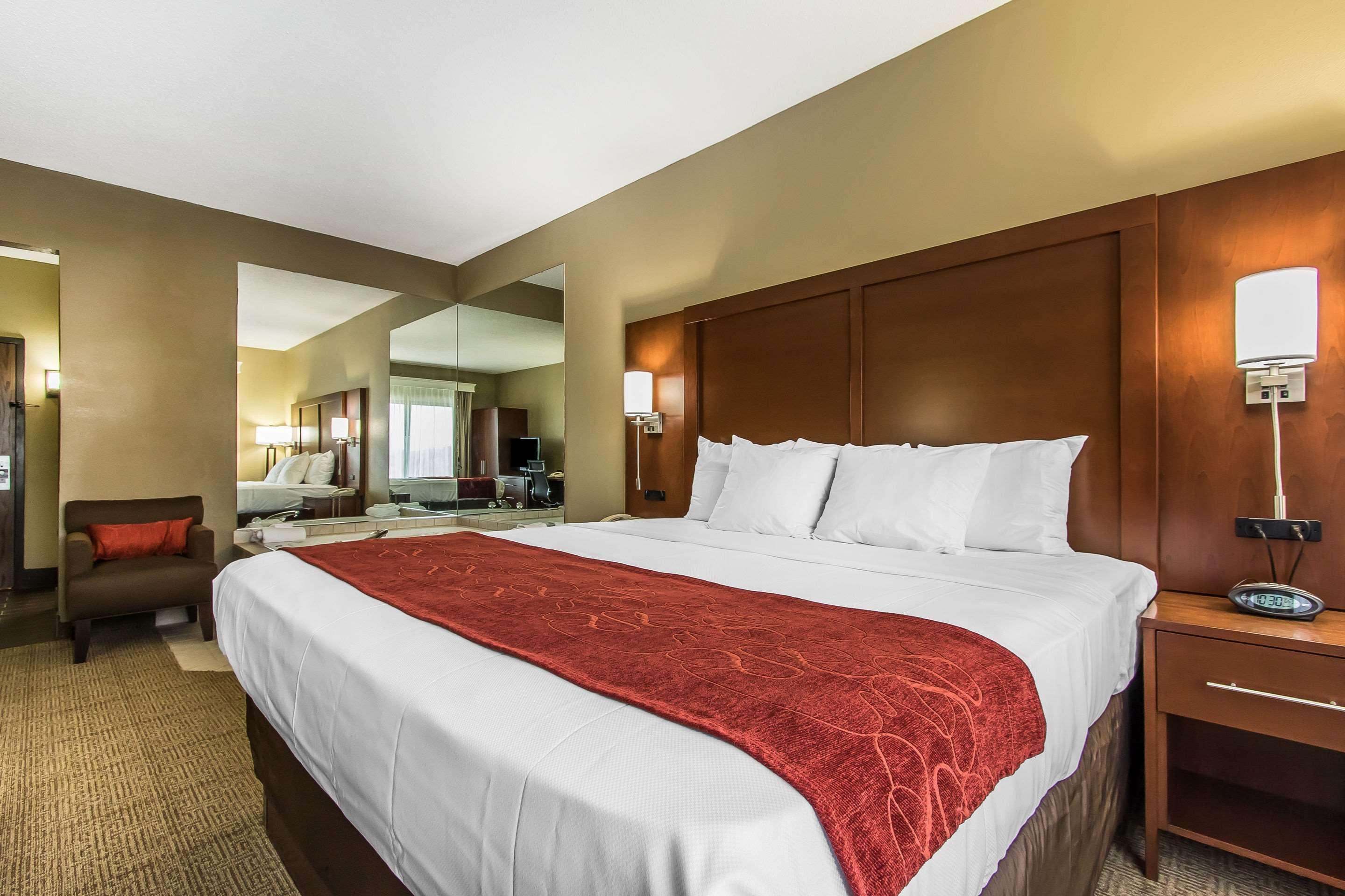 Comfort Suites Эфингем Экстерьер фото
