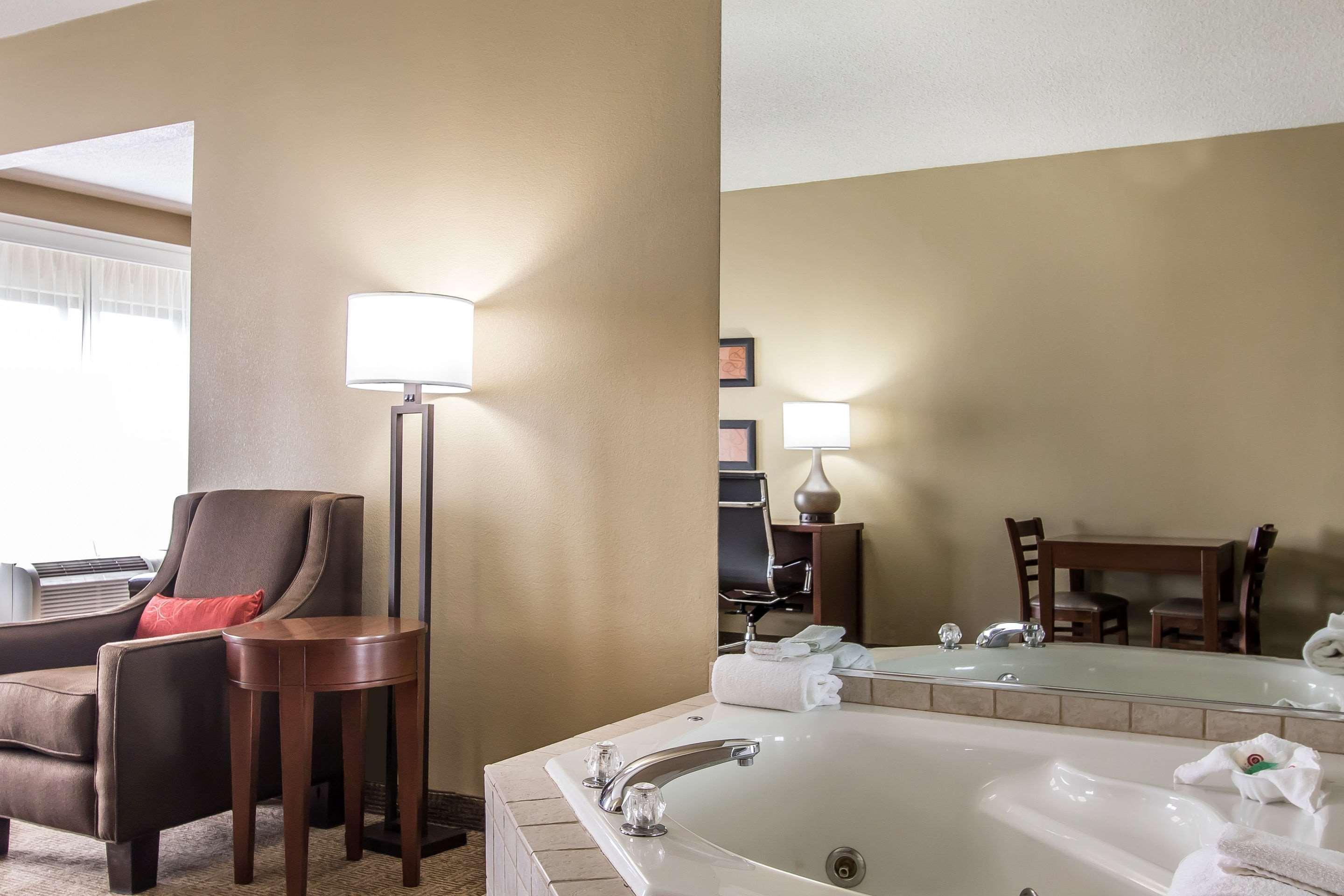 Comfort Suites Эфингем Экстерьер фото